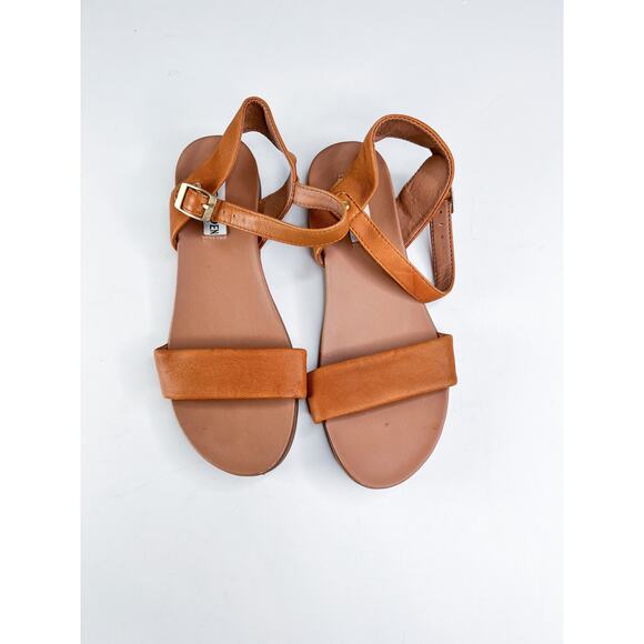 Steve Madden Dina Size 5.5M Women's Casual Leather Ankle Strap Flat Sandal Brown - Picture 2 of 9